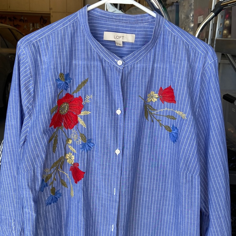 Ann Taylor Loft flawless casual, lightweight, embroidered top..